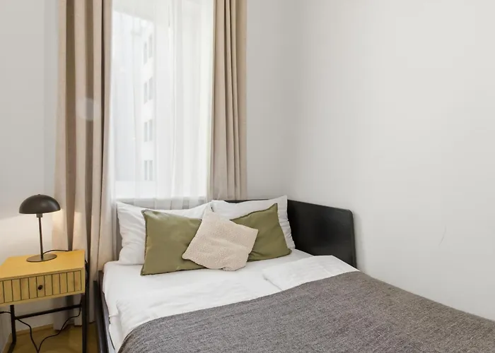 Bright - 3br - Fast Wifi - At Bus And Tram Station Відень