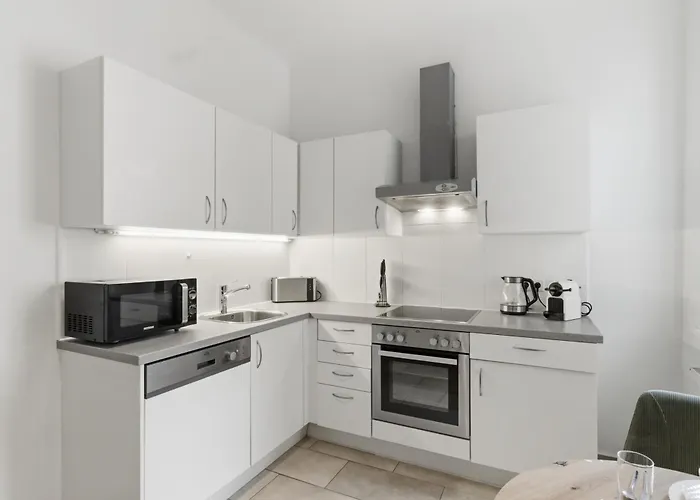 Bright - 3br - Fast Wifi - At Bus And Tram Station Apartman Bécs